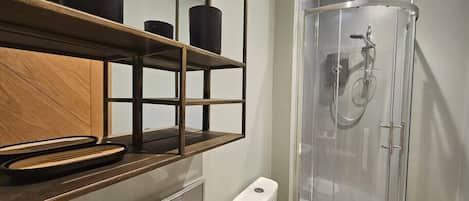 Douche, séchoir à cheveux