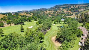 Golf - Scenic Fairway Stay | BBQ + Firepit (Napa)
