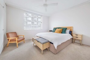 2 bedrooms, desk, iron/ironing board, WiFi