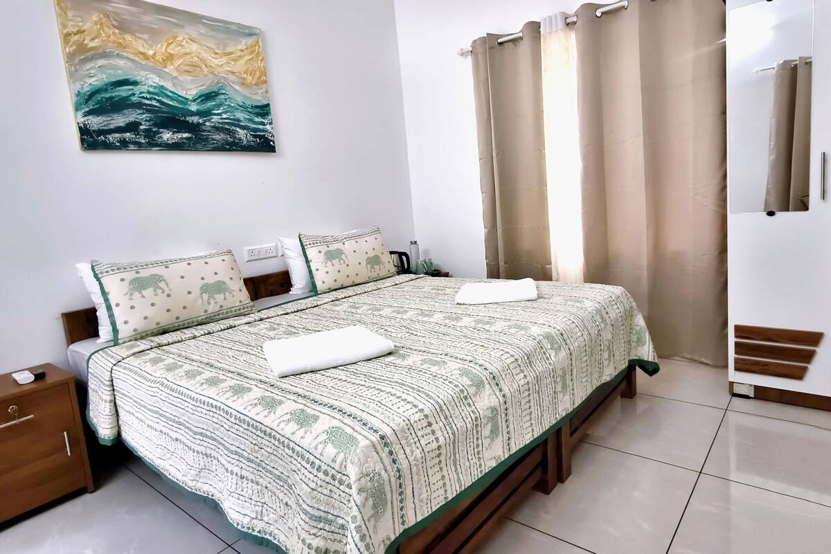 WiFi (free), individually decorated, bed sheets