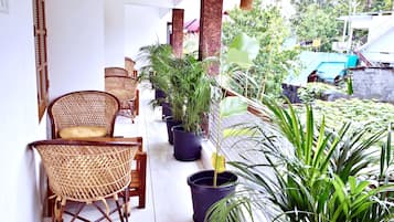 Standard Double Room | Terrace/patio