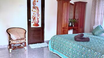 Deluxe Double Room | Individually decorated, free WiFi, bed sheets