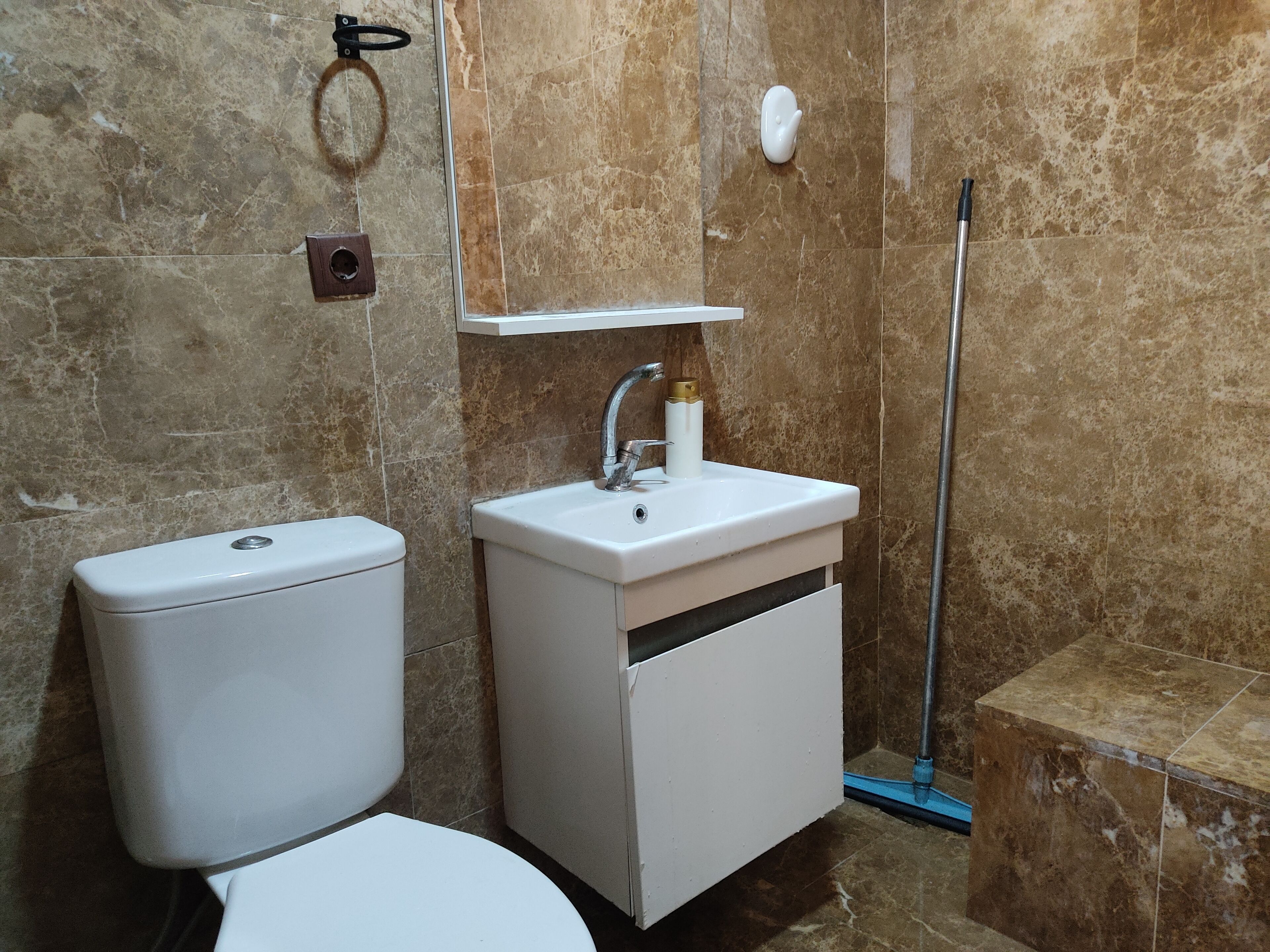 A 200-year-old stone house in the center of the historic cıty