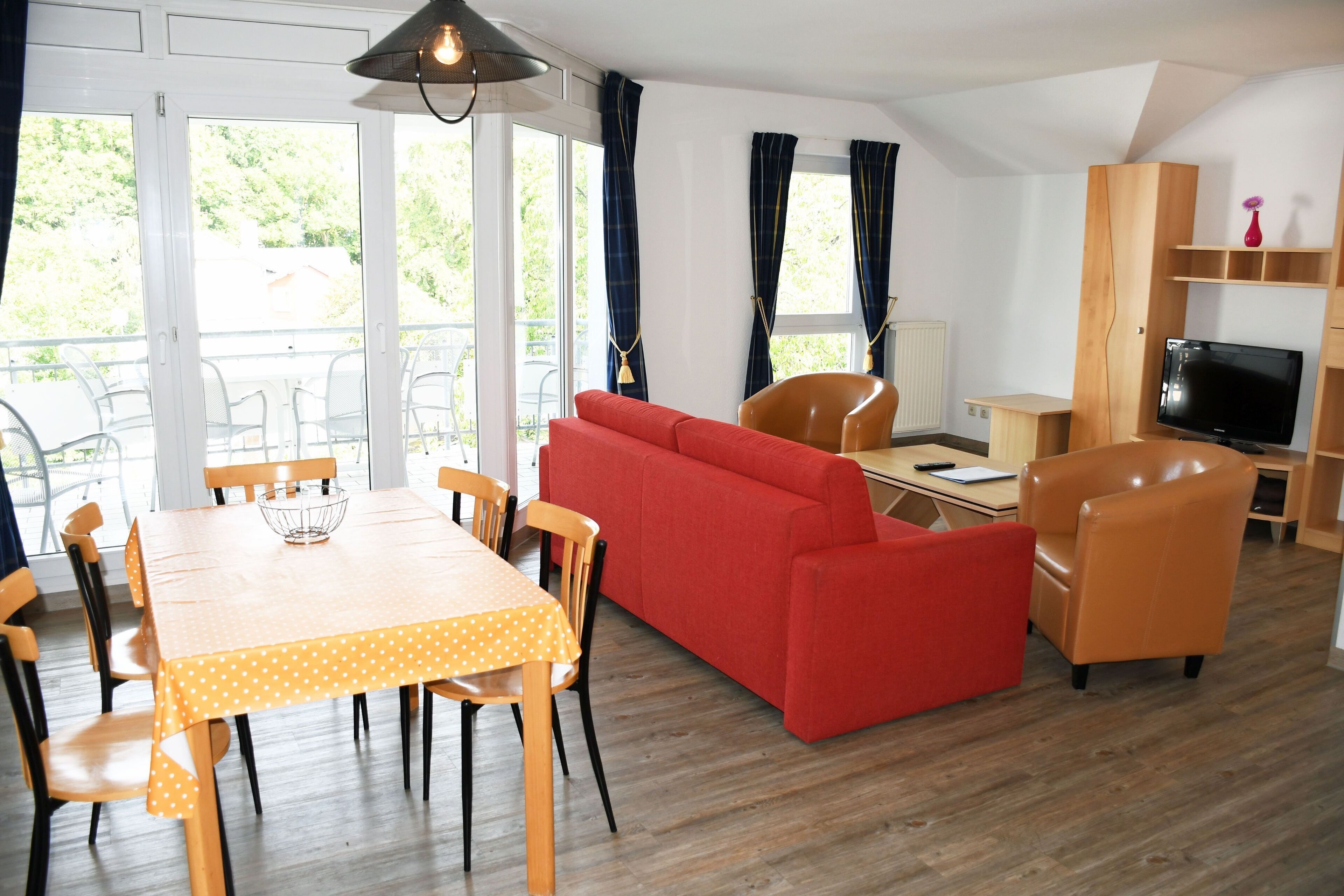 07 Schöne 3-raum-ferienwohnung Mit Balkon - Appartementhaus Mit Balkon Und - Baabe