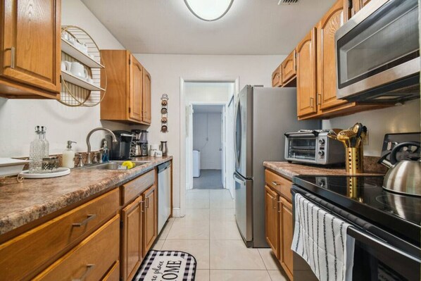 Fridge, microwave, oven, stovetop