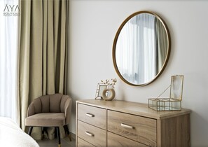 Premium-lejlighed - 1 soveværelse | 1 soveværelse, pengeskab på værelset, individuelt design