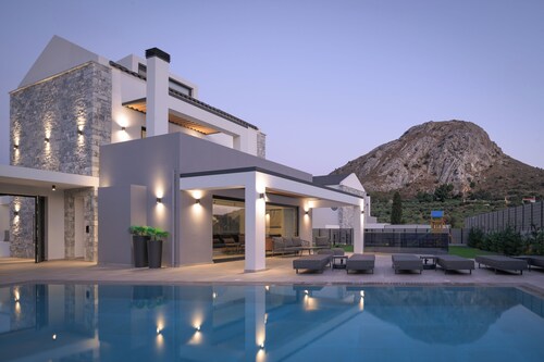 Monti Luxury Villa, with Heated Pool & Hot Tub