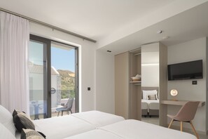 4 bedrooms, in-room safe, iron/ironing board, travel cot