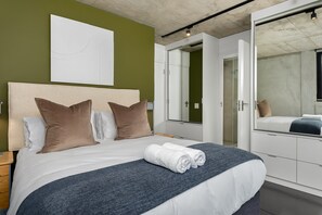 Deluxe Apartment | 2 bedrooms, in-room safe, laptop workspace, iron/ironing board - FortyOnL 810 (Cape Town)