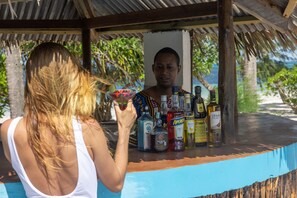 Swim-up bar - F-Zeen Boutique Hotel Zanzibar (Uroa)