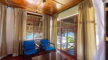 Habitación doble, frente al mar | Caja fuerte, escritorio, sistema de insonorización y cunas gratuitas