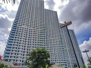 Exterior - OYO 90776 Fortune 88 Grand Kamala Lagoon (Bekasi)