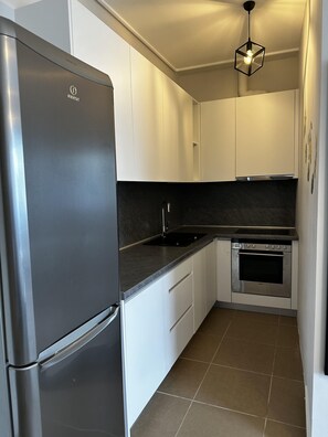 Fridge, oven, stovetop, toaster