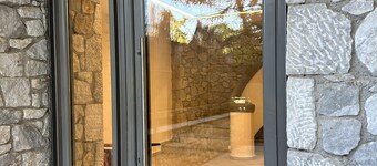 Cozy Luxury apartment in front of the sea!