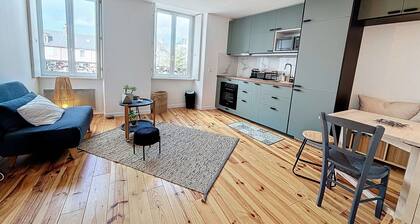 Appartement rénové, 1 chambre, 300m de la gare, prÚs du centre de Granville