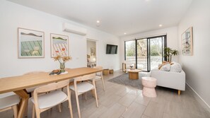 Dining - Apartment Living on the Beach (Rosebud)