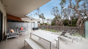 Terrace/patio - Apartment Living on the Beach (Rosebud)