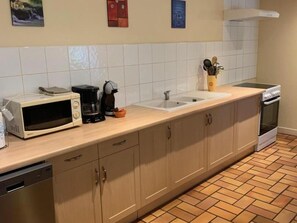 Refrigerador, microondas y lavavajillas 