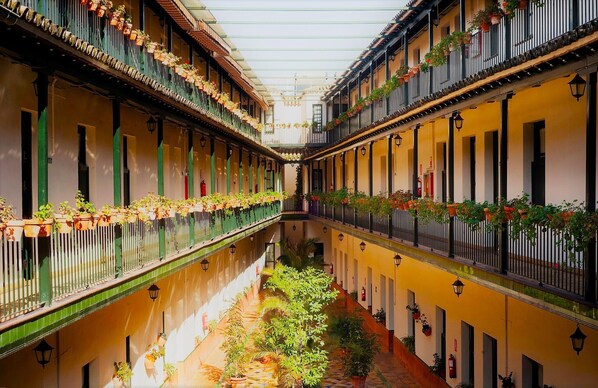 Front of property - Hoteles del Sur (Seville)