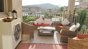 Property grounds - Stylish 2-Bedroom Apartment with Covered Terrace and Pool Access in La Croix Valmer (La Croix-Valmer)