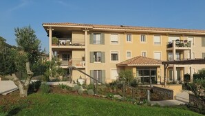 Exterior - Stylish 2-Bedroom Apartment with Covered Terrace and Pool Access in La Croix Valmer (La Croix-Valmer)