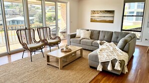 Smart TV - 77 Underwood Road on beautiful One Mile Beach. (Forster)