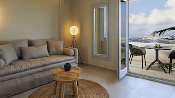 1 habitación, caja de seguridad en la habitación y escritorio