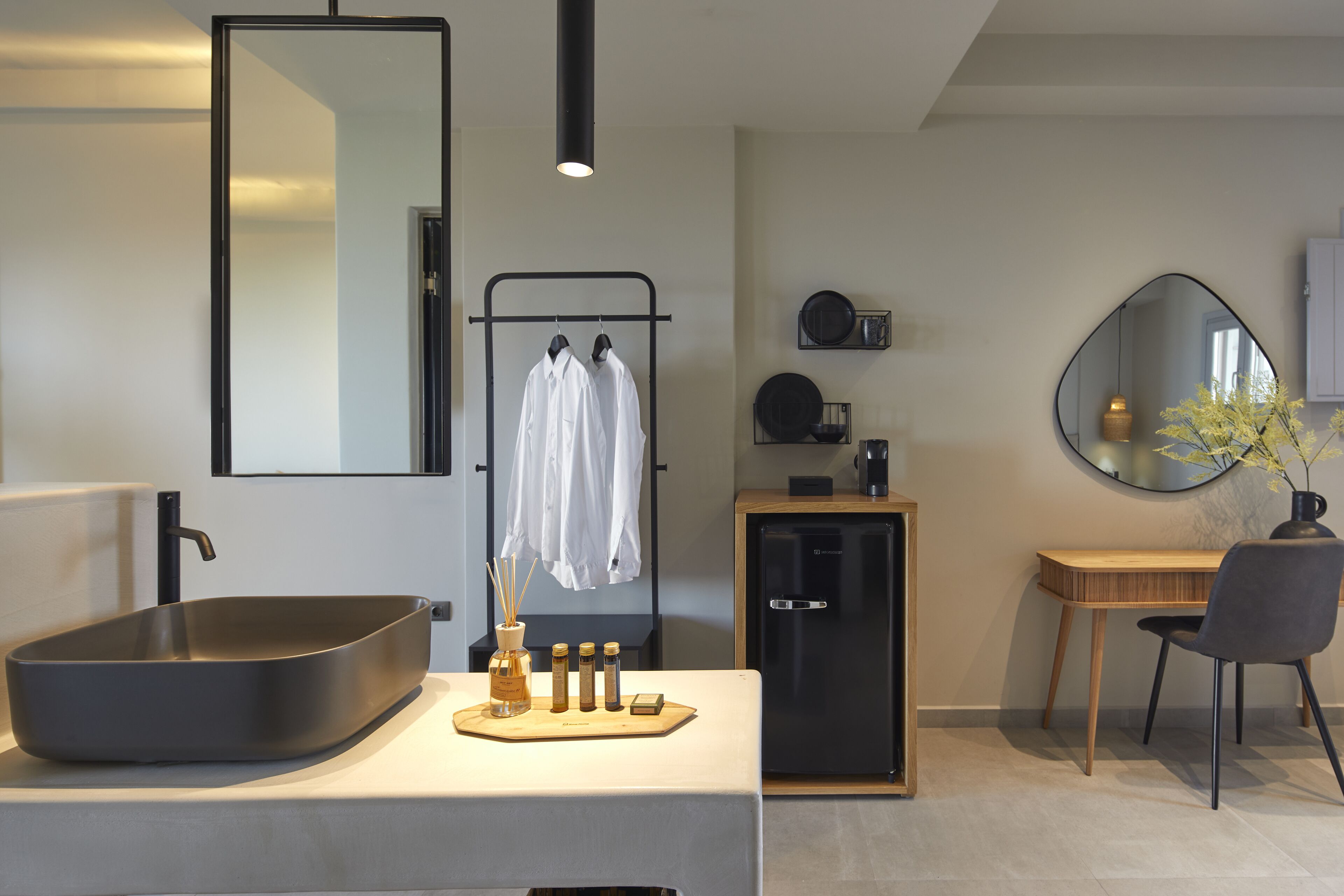 Suite Supérieure | 1 chambre, coffres-forts dans les chambres, bureau