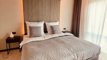 2 bedrooms, desk, free WiFi, bed sheets