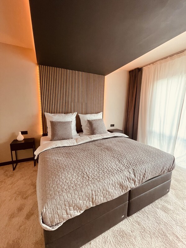 2 bedrooms, desk, free WiFi, bed sheets