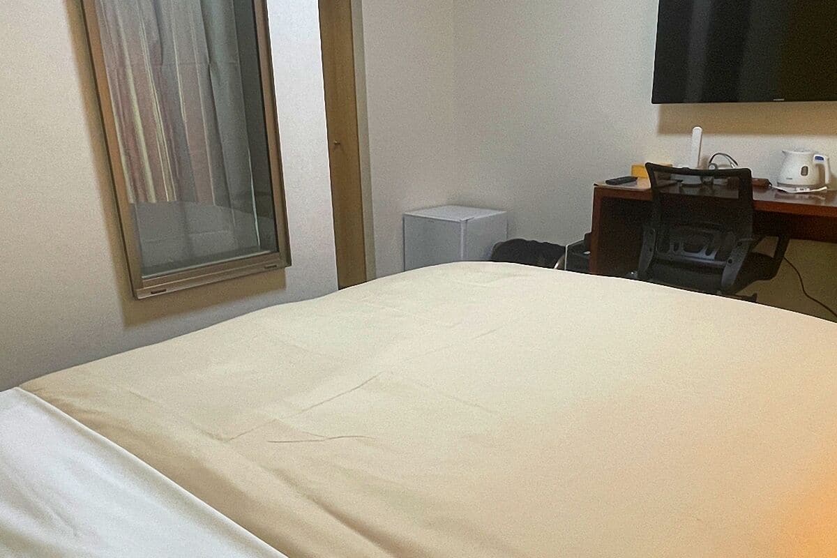 In-room safe, free WiFi, bed sheets