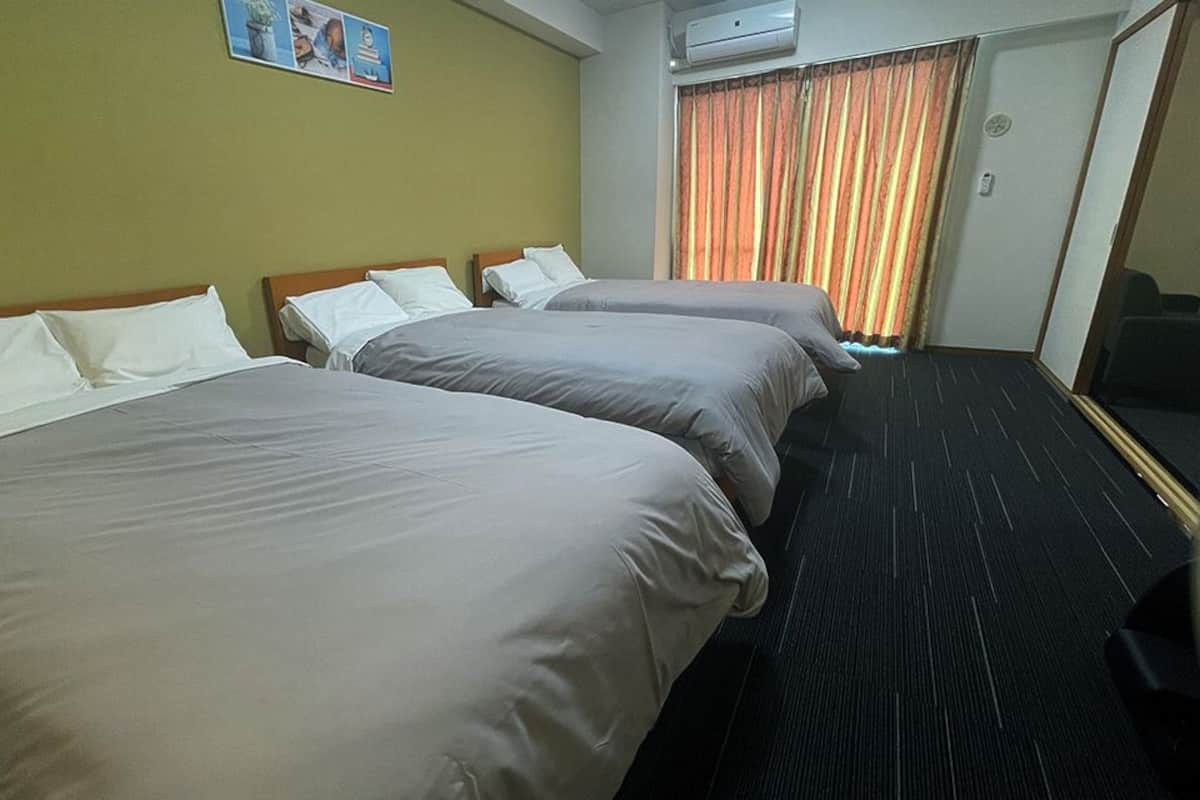 Basic Triple Room, 3 Bedrooms
