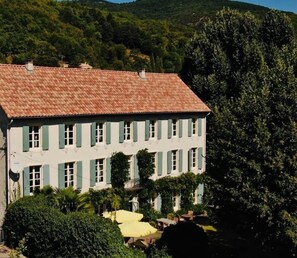 Front of property - La Cerisaie (Riols)