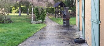 Single-story house, pets welcome - 4 guests