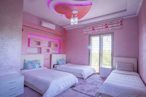 5 bedrooms, iron/ironing board, WiFi, bed sheets - Lux Villa, Pool and Mountains View (Ourika)