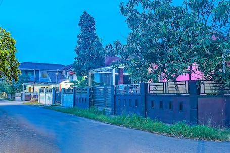 Front of property. Hotel O Adam Kost SyariahNearWisata Jembatan Barito