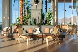 4 bares y 1 bar en la azotea