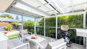 Outdoor dining - Seabreeze, 18 Abel Place - fantastic holiday house on the beach (Anna Bay)