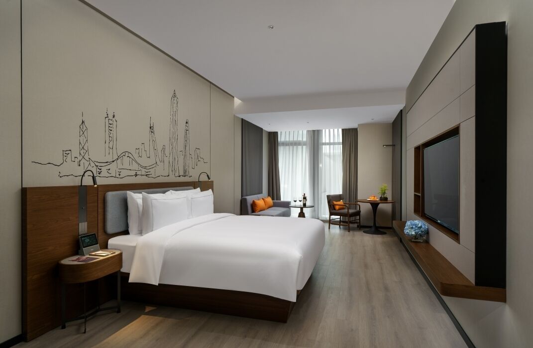 Executive Room | Premium bedding, free minibar, laptop workspace, blackout curtains
