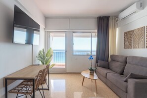 Basic Studio, Sea View | Free WiFi, bed sheets - Apartamentos Mirador  (Benidorm)