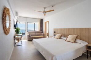 Estudio familiar, vista al mar | Wifi gratis y ropa de cama 