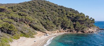 Beachside House with Pool – 4 Bedrooms – Walk to Heraclee Beach