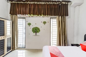 Deluxe Double Room | Bed sheets - OYO 91296 Nagoya Guesthouse (Batam)