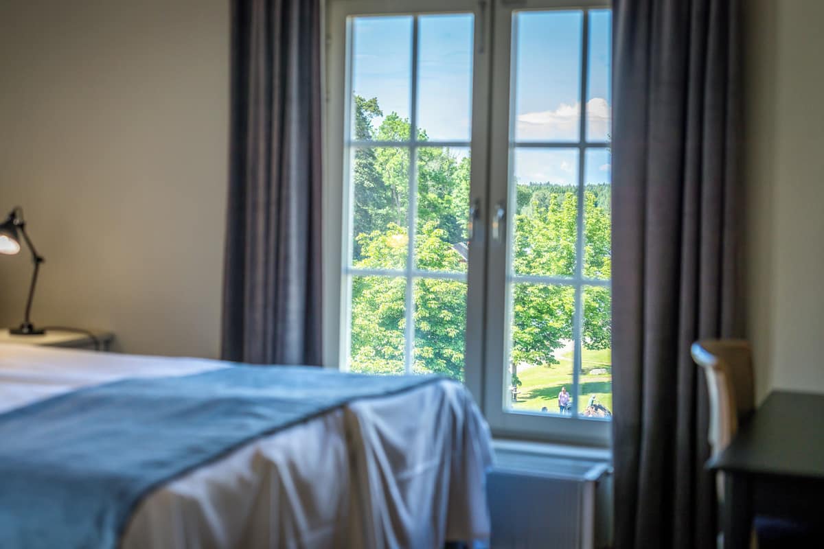 Standard Double Room | Individually decorated, desk, blackout curtains, iron/ironing board