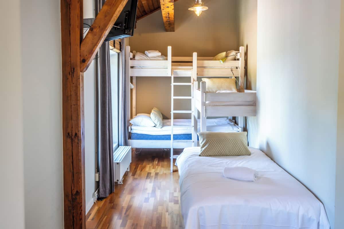 Quadruple Room | Individually decorated, desk, blackout curtains, iron/ironing board