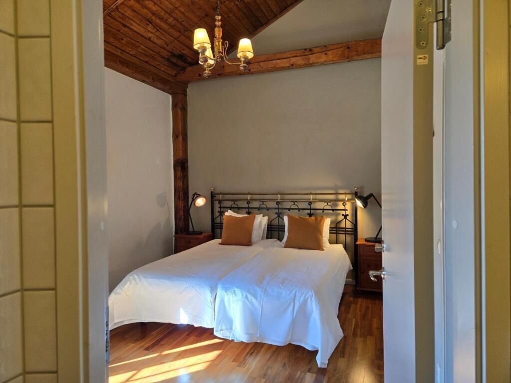 Double Room | Individually decorated, desk, blackout curtains, iron/ironing board