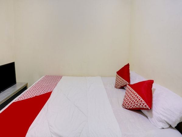 Chambre Standard double | Bureau, literie fournie