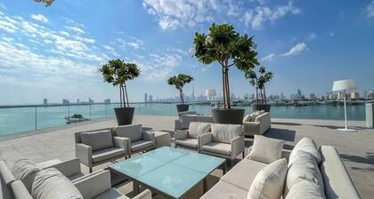 Aya - Outstanding 1BR Apartment With Amazing Creek Views