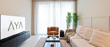 Appartamento Luxury, 1 camera da letto | Area soggiorno | Smart TV 55 pollici con canali via cavo, TV, Netflix