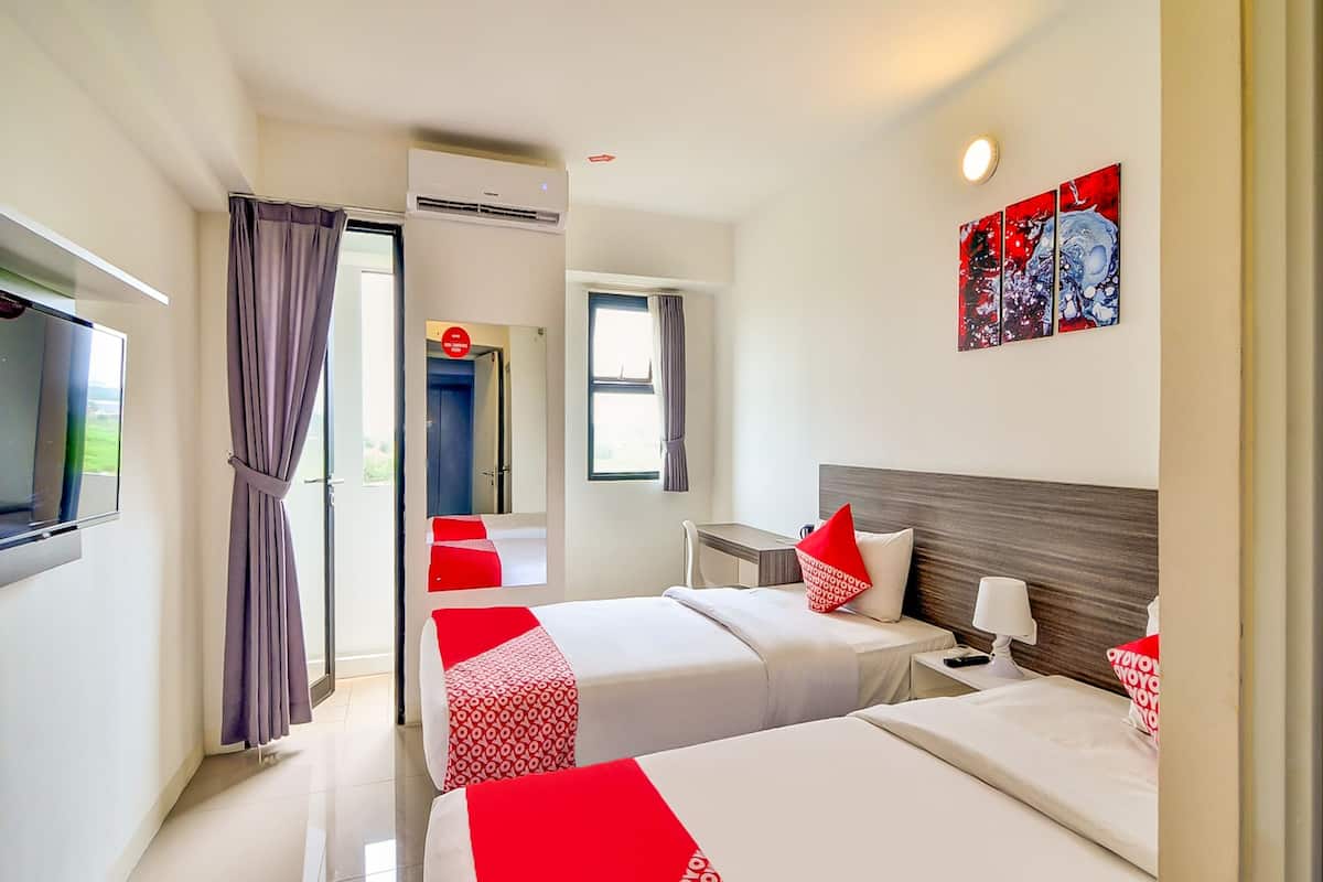 Free WiFi, bed sheets